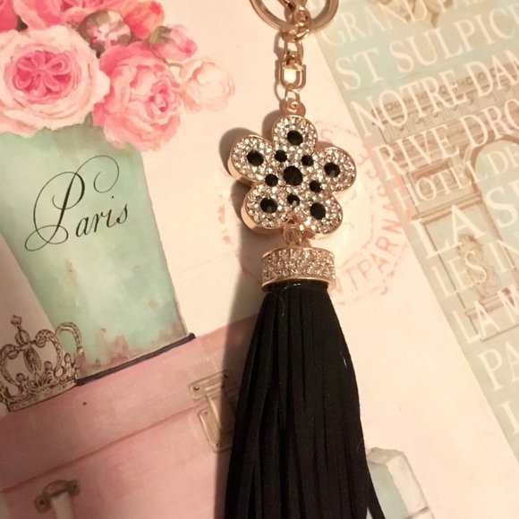 Bag Charm Flower Shape Crystals and Tassel-PINK or BLACK - Picture 12 of 13